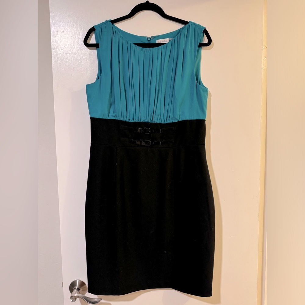 Calvin Klein size 12 knee length dress *see back for flaw*
